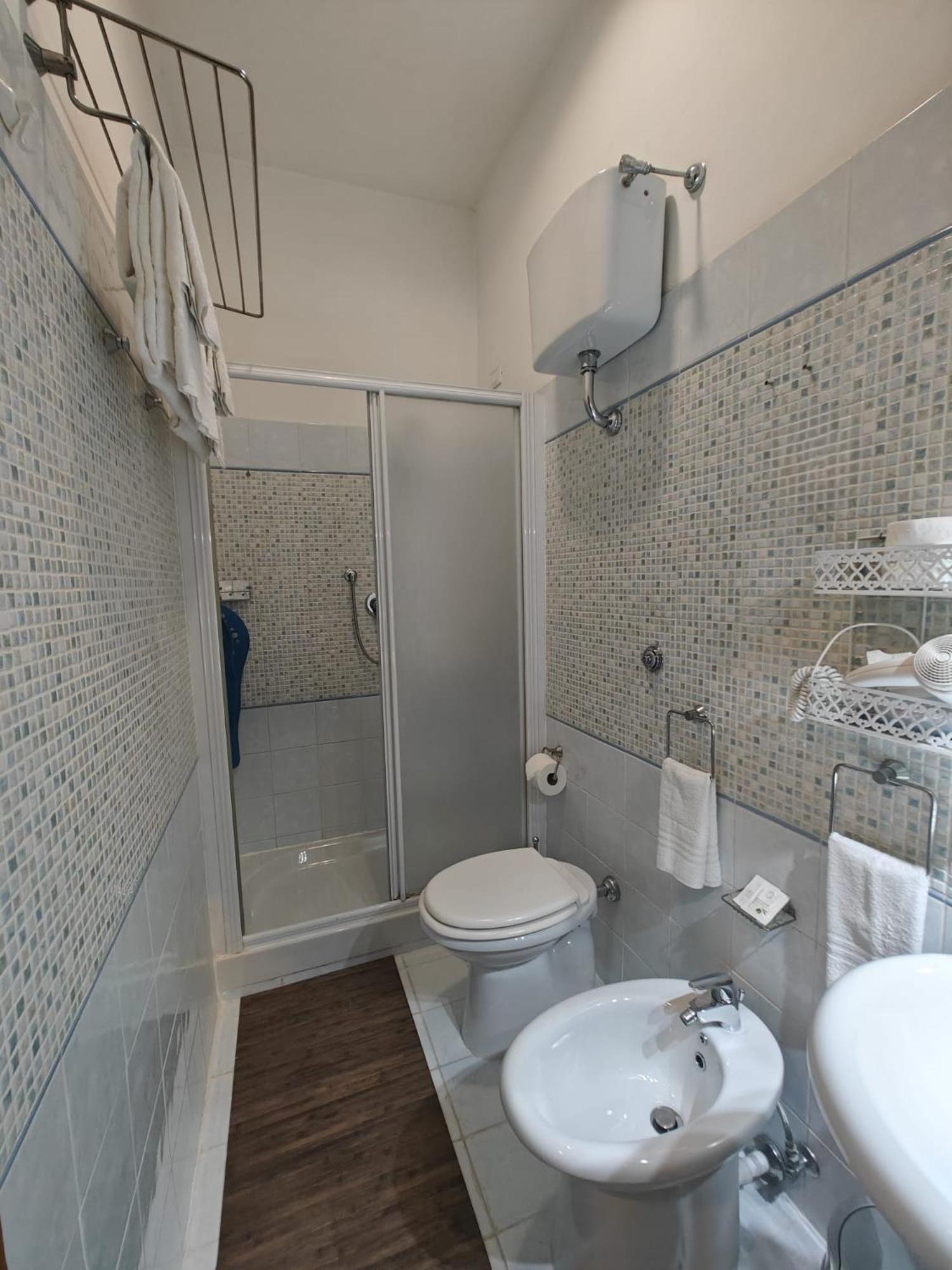 Domus Roxy Hotel Рим Екстериор снимка
