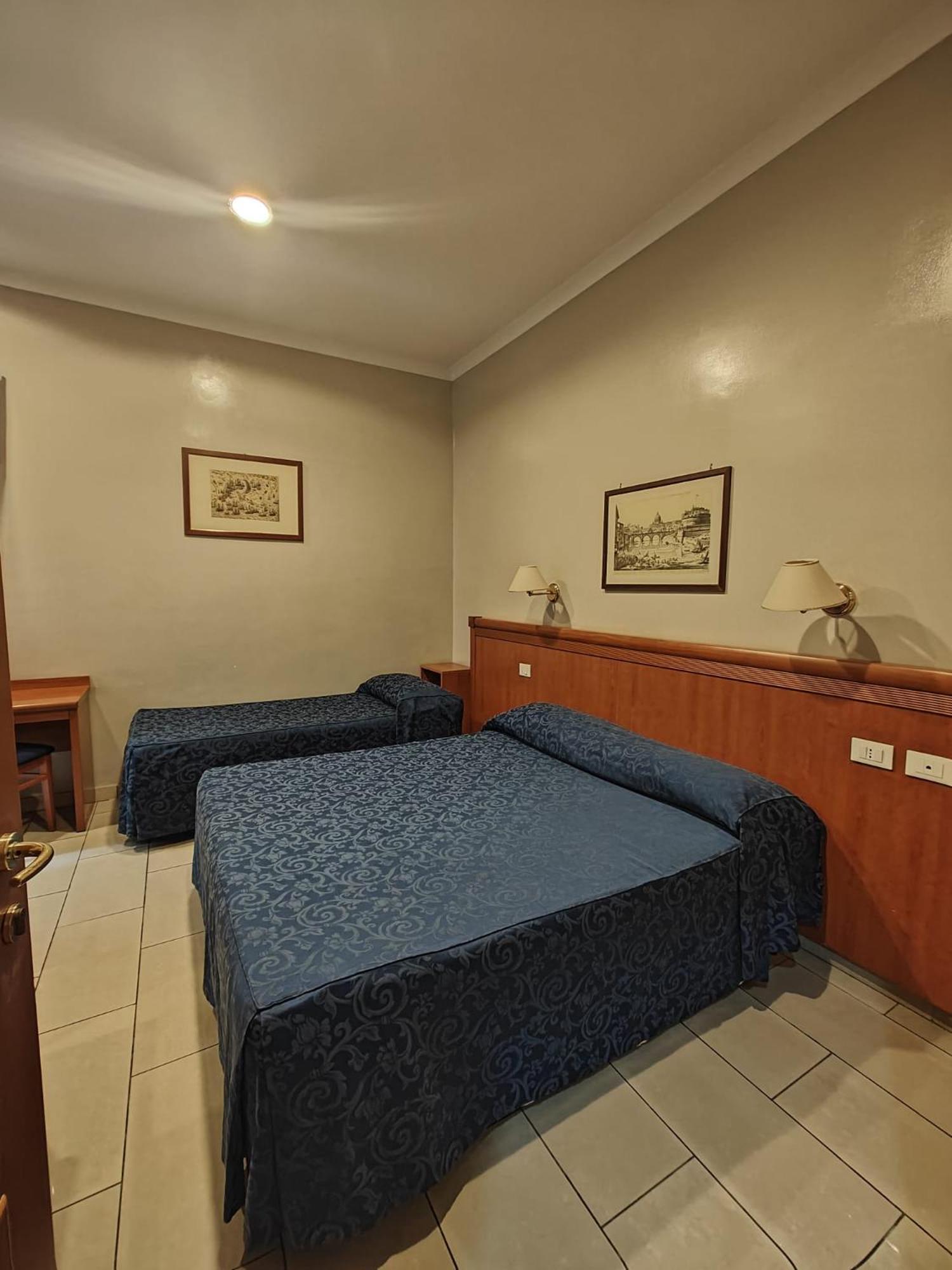 Domus Roxy Hotel Рим Екстериор снимка