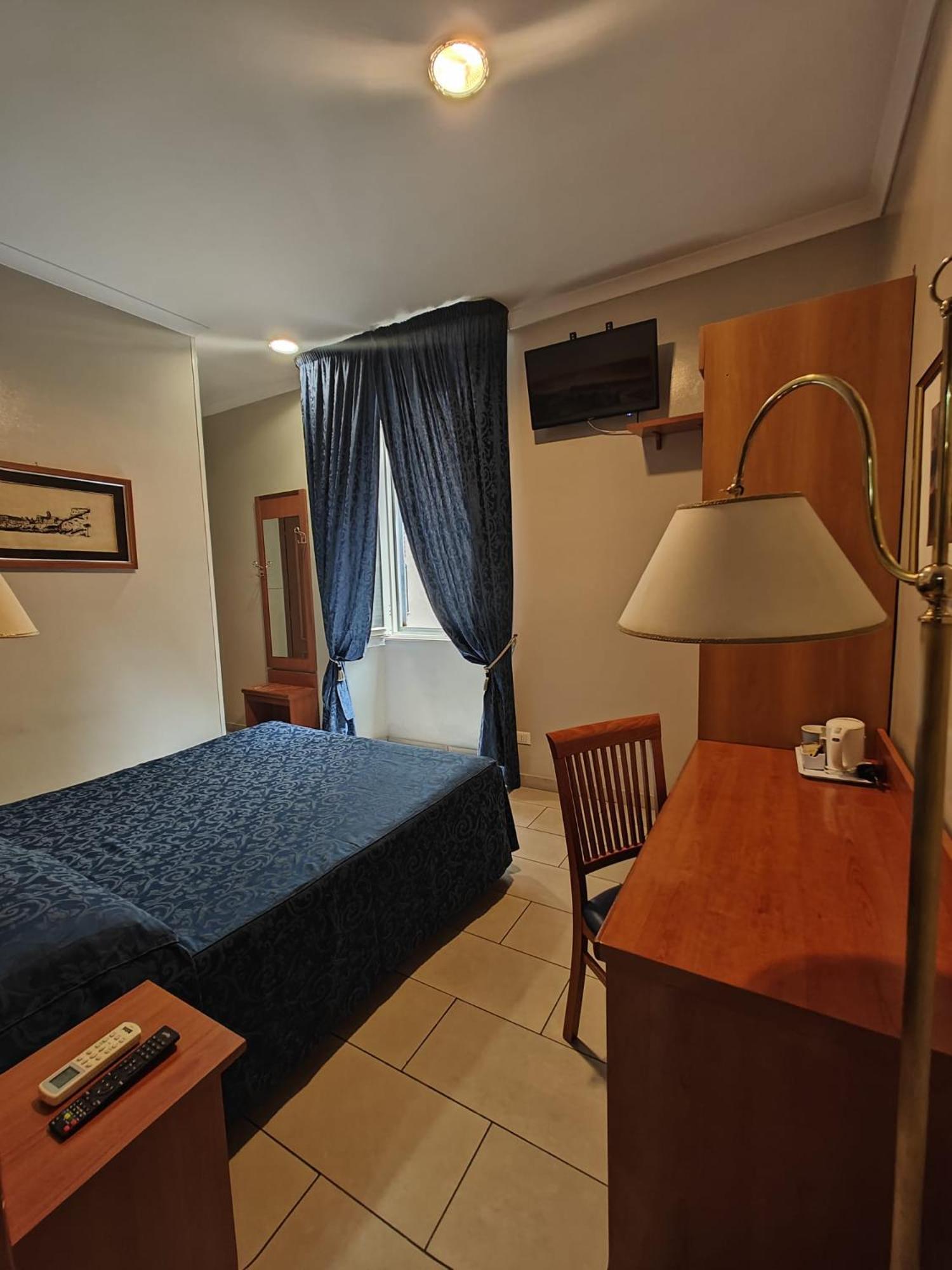 Domus Roxy Hotel Рим Екстериор снимка