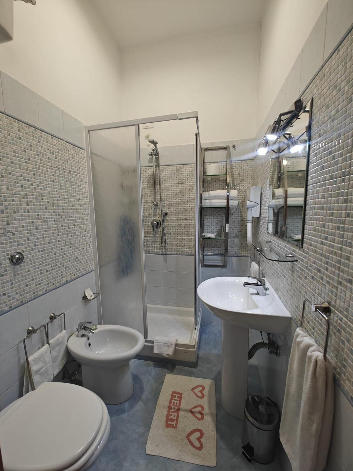 Domus Roxy Hotel Рим Екстериор снимка
