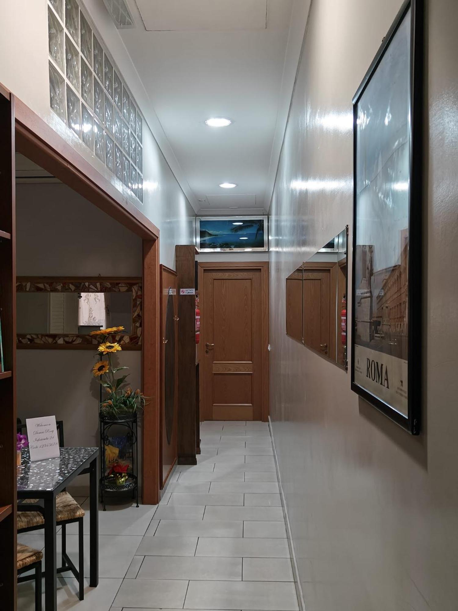 Domus Roxy Hotel Рим Екстериор снимка