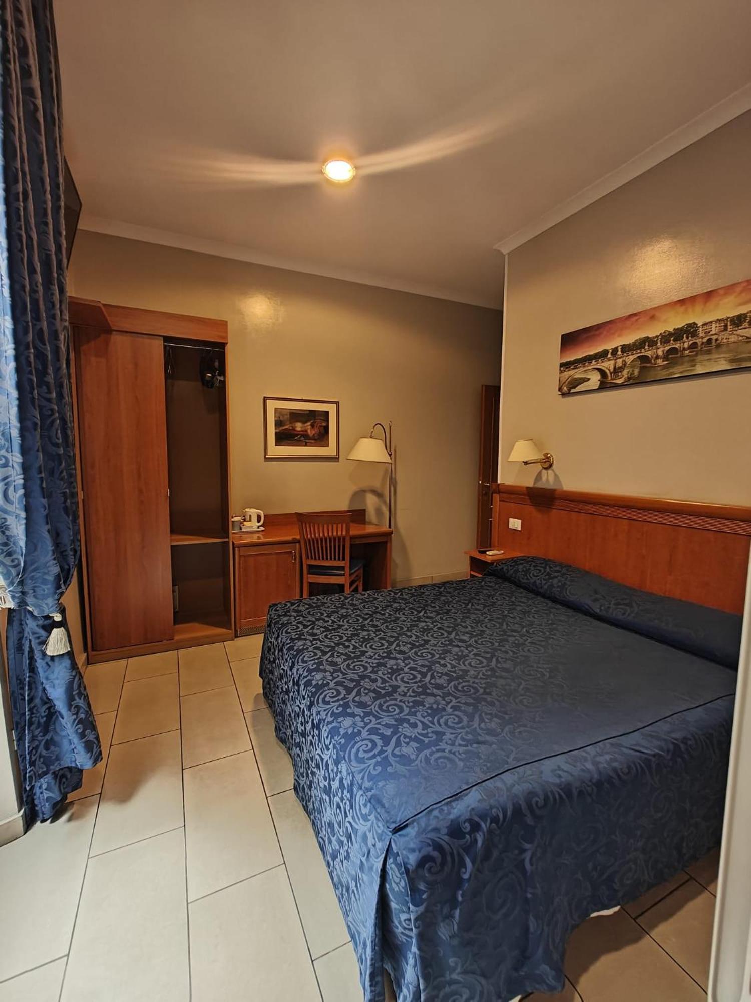 Domus Roxy Hotel Рим Екстериор снимка